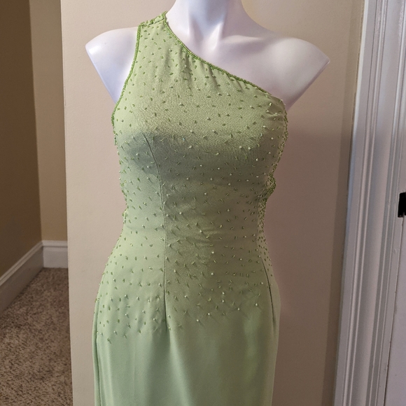 Je Matadi by Sean Mehta pale green beaded one shoulder cutout dress fits size 0 - Picture 4 of 9